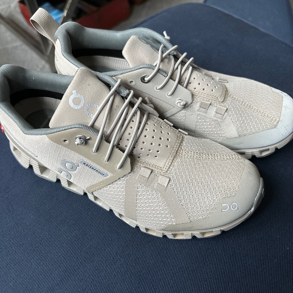 On Cloud Waterproof